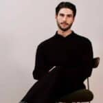 Christopher Zucco est un créateur de mode installée à Nice. Il s'est fait connaître grâce à ses silhouettes sculpturales et sa couture contemporaine. (portrait)