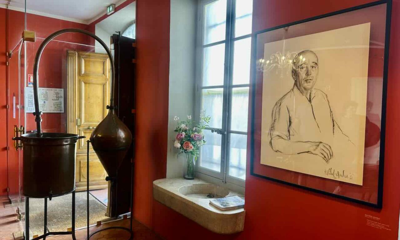 L’usine historique Fragonard à Grasse est un site emblématique de la parfumerie française, mêlant production traditionnelle, patrimoine industriel et visites guidées au cœur de la capitale mondiale du parfum (fondateur)