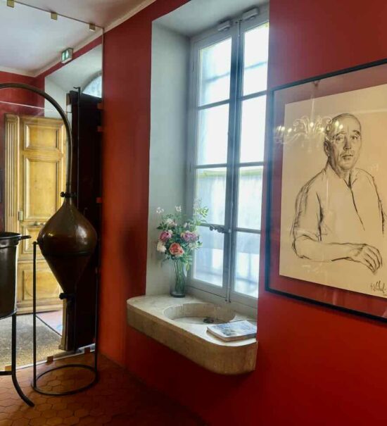 L’usine historique Fragonard à Grasse est un site emblématique de la parfumerie française, mêlant production traditionnelle, patrimoine industriel et visites guidées au cœur de la capitale mondiale du parfum (fondateur)