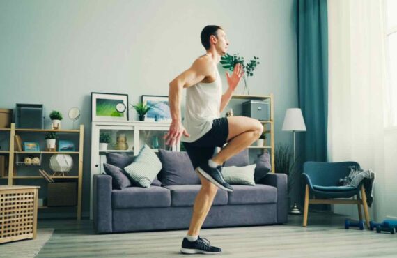 Découvrez les avantages du sport à domicile à Nice : gain de temps, coaching sur mesure et activité adaptée au climat azuréen ! (coach homme)