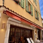 Nouvelle pépite sur le Rocher de Monaco, Maison Sœurs est un restaurant qui séduit par sa cuisine méditerranéenne de saison, ses pâtes fraîches maison et son esprit familial (facade)