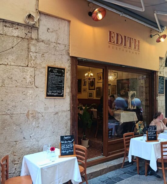 Dans le Vieux-Nice, Édith revisite les grands classiques de la cuisine française dans une ambiance bistrot familiale et décidément conviviale (entrée 2)