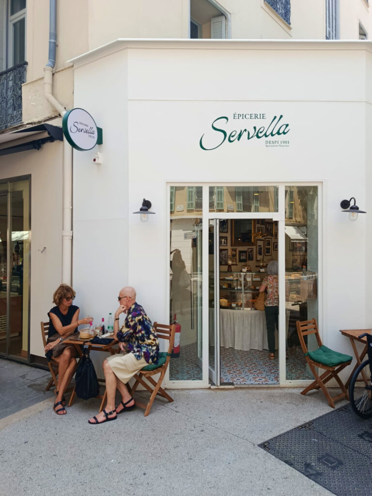 Épicerie et bar à ravioli à Nice, Servella célèbre le patrimoine culinaire niçois avec des recettes maison et des produits d'exception, au sein d'une adorable enseigne (entrée)