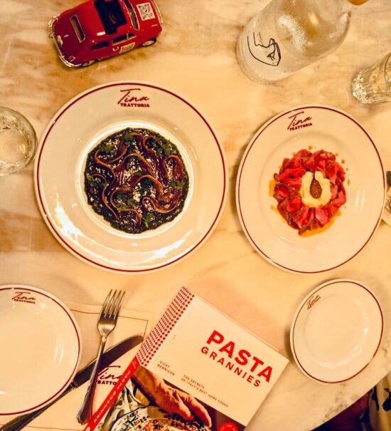 Tina Trattoria est une trattoria italienne à Nice qui célèbre une cuisine populaire, généreuse et authentique, teintée d’influences argentines (tablée)