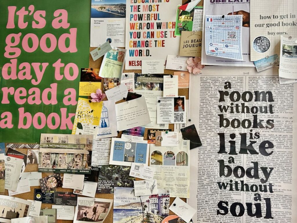 À Nice, Read the Room est une librairie anglophone et un coffee shop convivial proposant livres en anglais, carrot cake, clubs de lecture et rencontres culturelles (petites annonces)